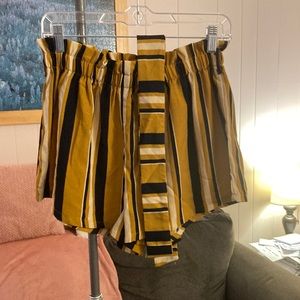 Striped shorts with belt